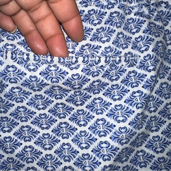 Charter Club Shorts Women's 14 White Blue Damask Floral Pant Shop Flat Front - Picture 8 of 14